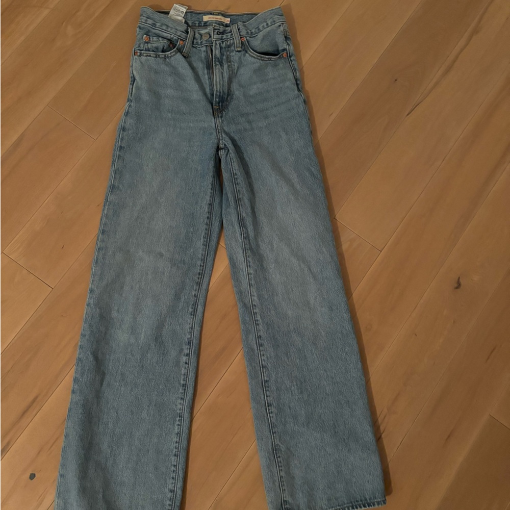 Levi’s sz 24 rib cage wide leg jean